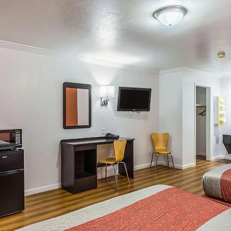 Motel 6 Tremonton, Utah Екстер'єр фото